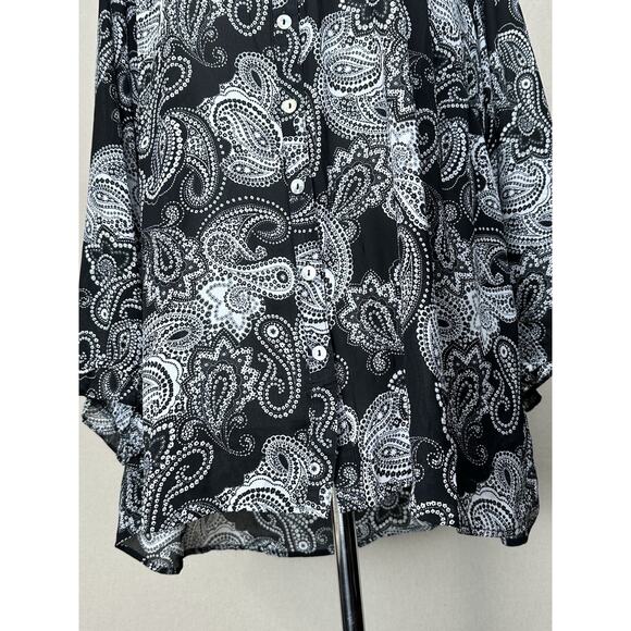 Floral & Ivy Black & White Blouse Sz 1X Paisley Print Button Up V-Neck - Picture 3 of 14